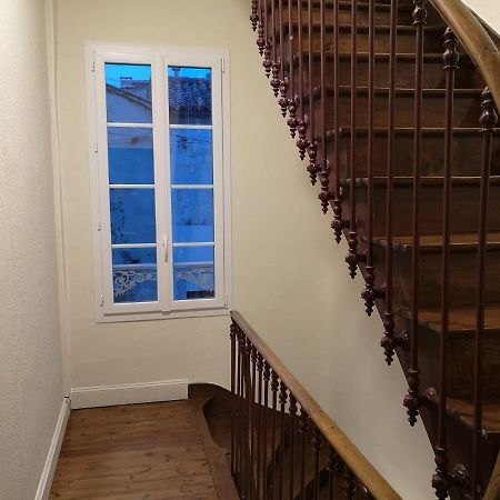 T2 Avec Verriere Situe En Hyper Centre Avec Wifi, Linge, Draps, Savons Et Serviettes Fournis Cognac Exterior photo